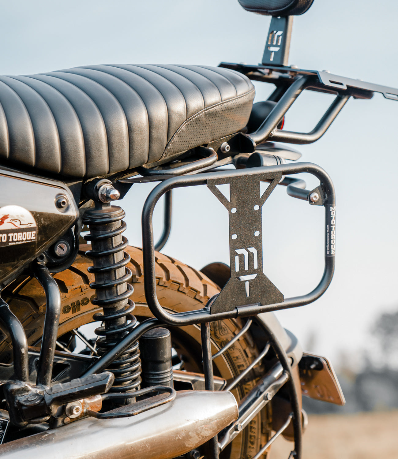 MOTO TORQUE YEZDI SCRAMBLER - SADDLE STAY