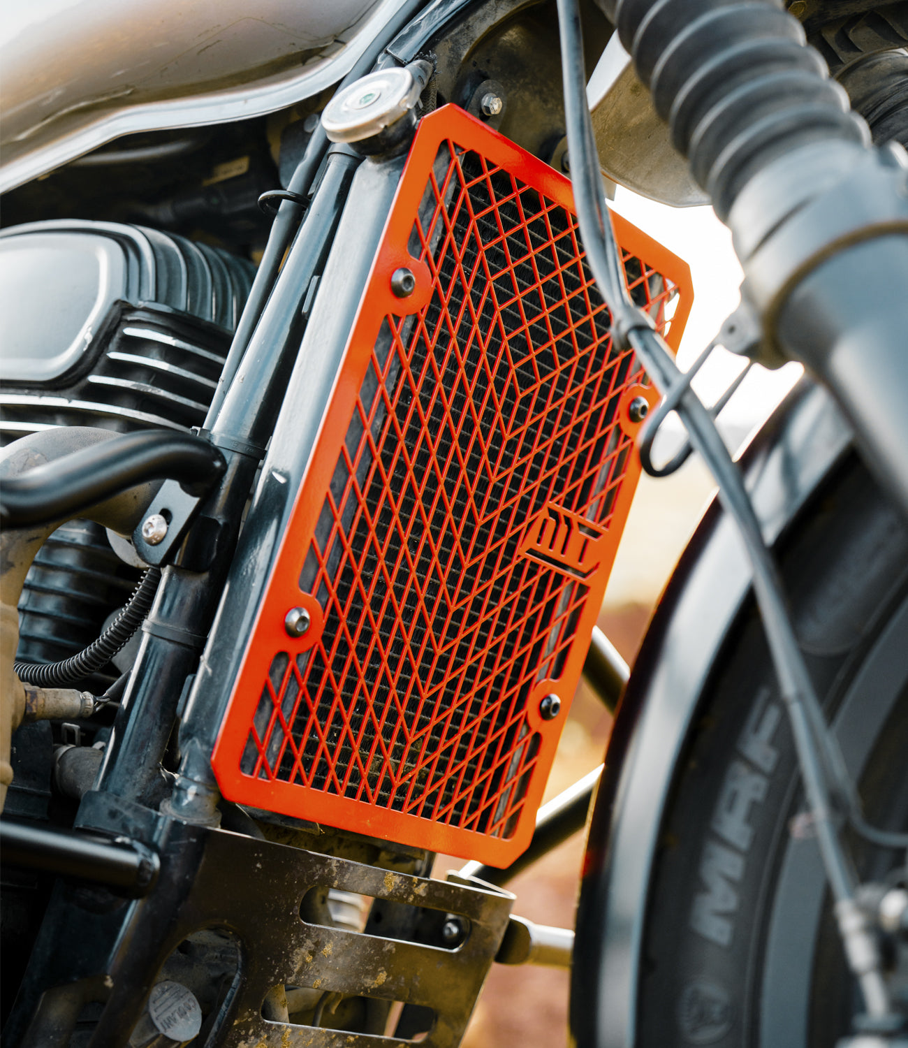 MOTO TORQUE YEZDI SCRAMBLER - RADIATOR GUARD
