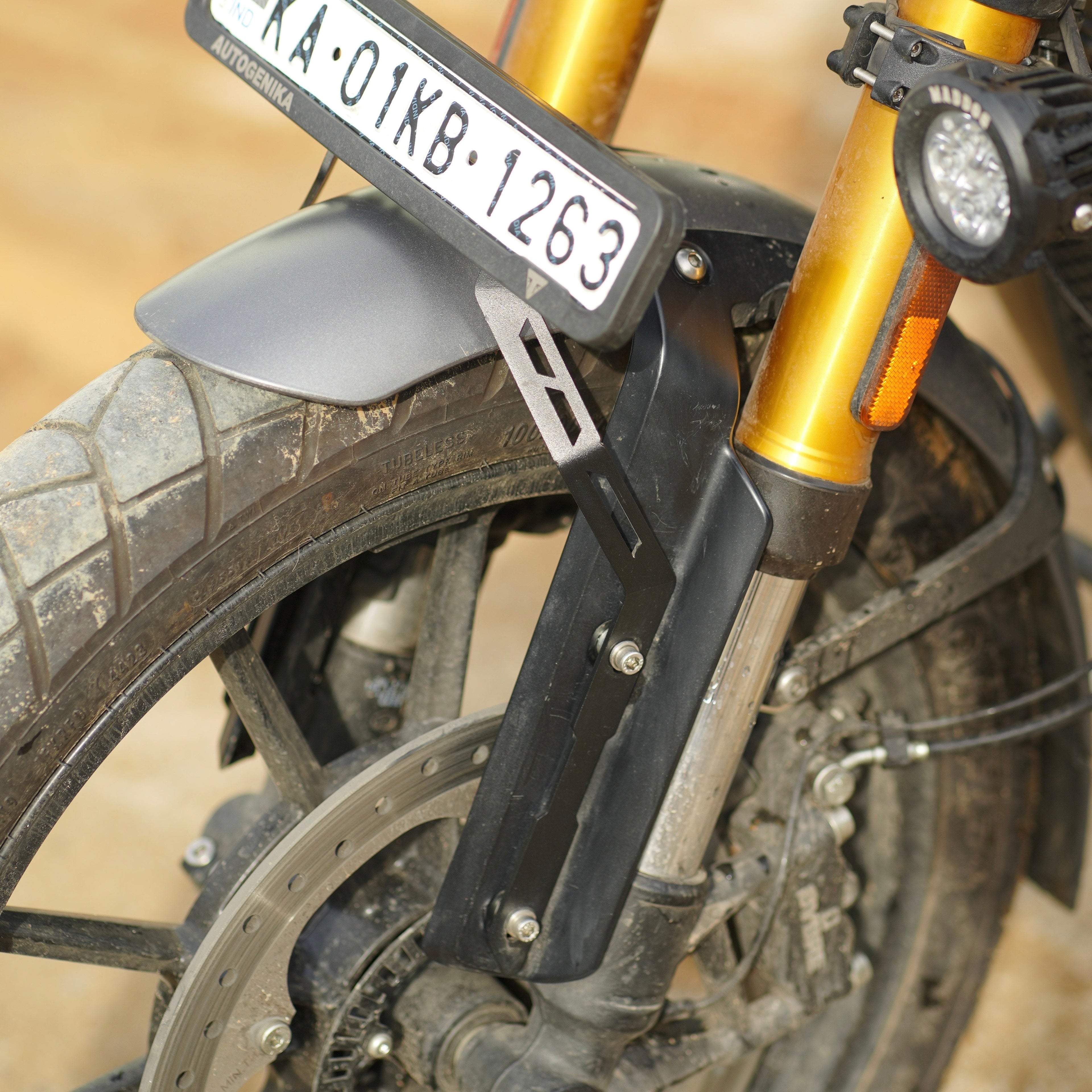 MOTO TORQUE NUMBER PLATE HOLDER FOR TRIUMPH SCRAMBLER 400X