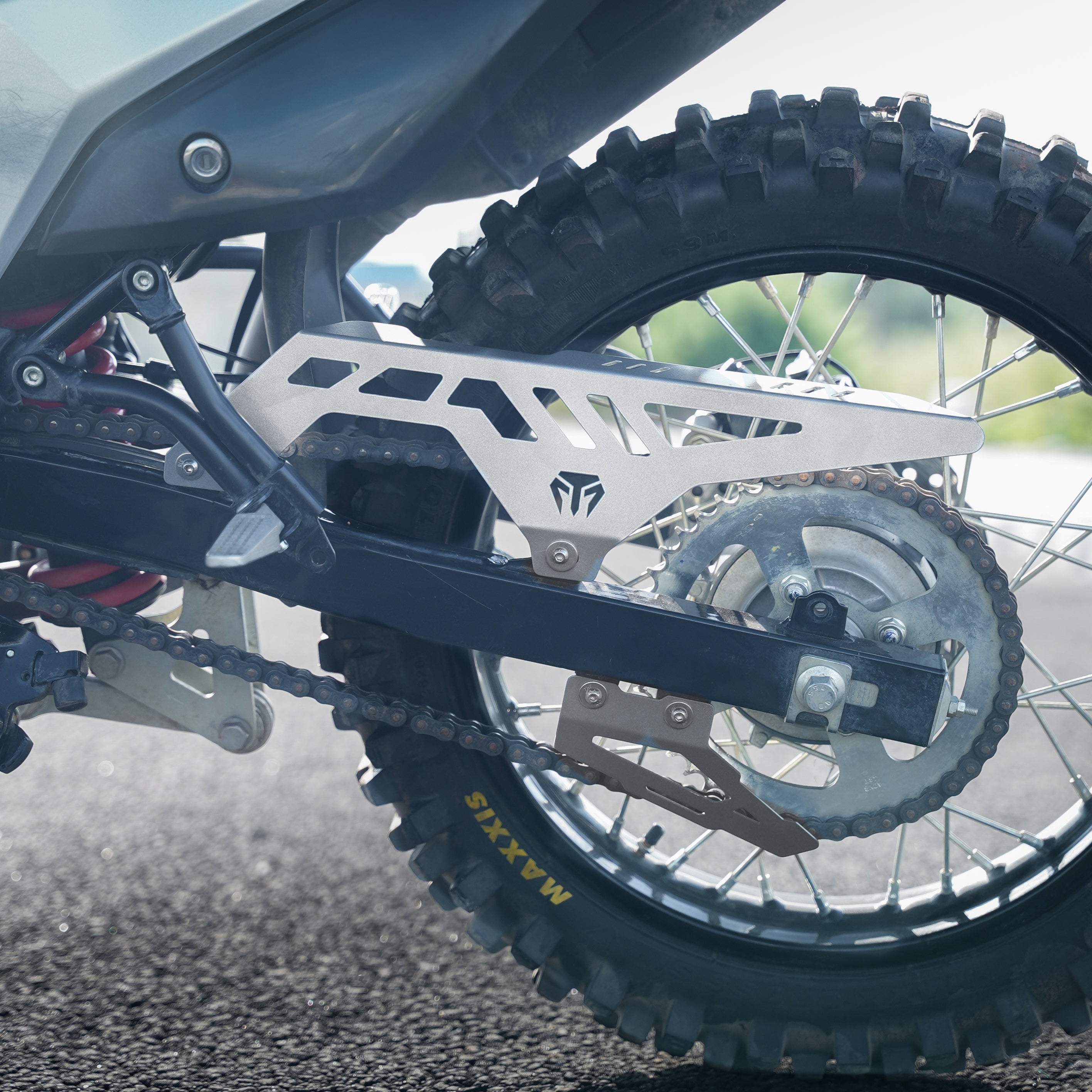 MOTO TORQUE CHAIN GUARD SILVER FOR XPULSE 210