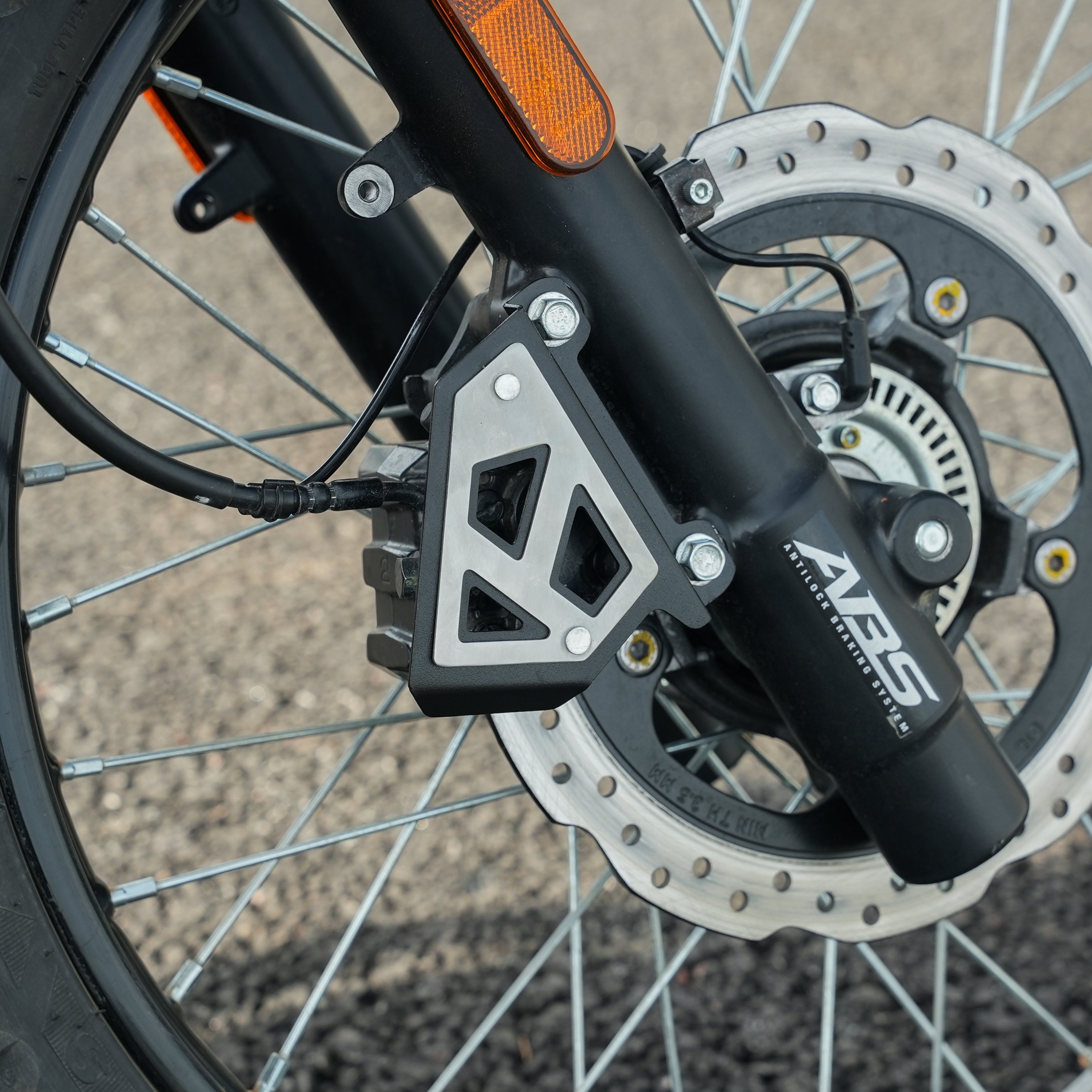 MOTO TORQUE FRONT CALIPAR GUARD BLACK FOR XPULSE 210