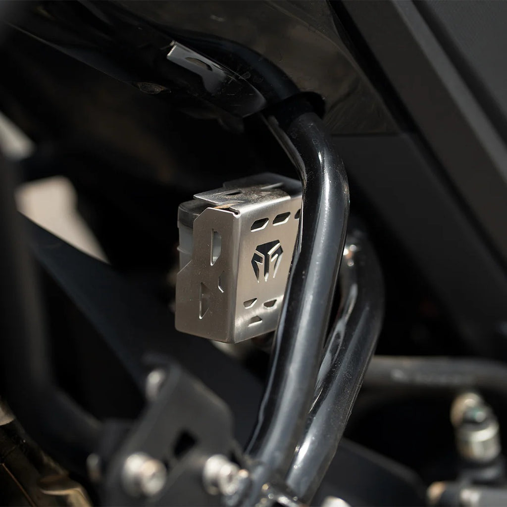 MOTO TORQUE RESERVOIR OIL GUARD FOR HONDA CB 200X (SS)